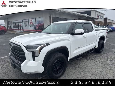 Used 2022 Toyota Tundra SR5 w/ Advanced Technology Package image 3