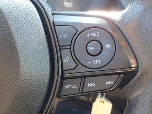 Used 2020 Toyota Corolla LE image 25