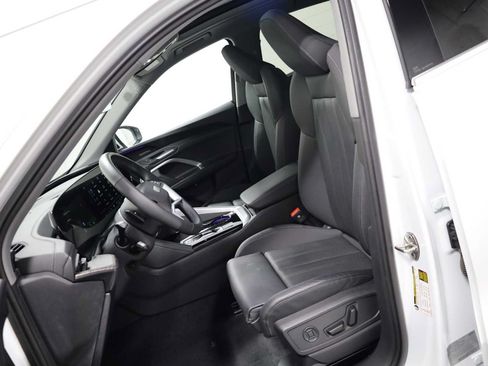 Certified 2025 Audi Q5 Premium w/ Premium Plus AWD/4WD image 5