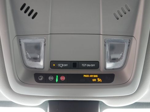 Used 2024 GMC Terrain SLE w/ Driver Convenience Package image 33