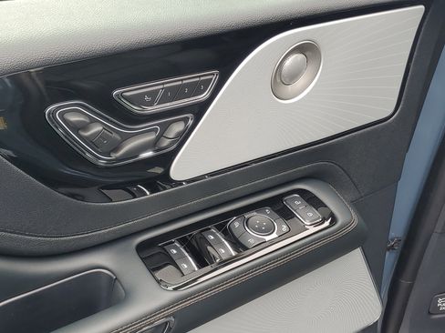 New 2026 Lincoln Aviator Reserve image 9