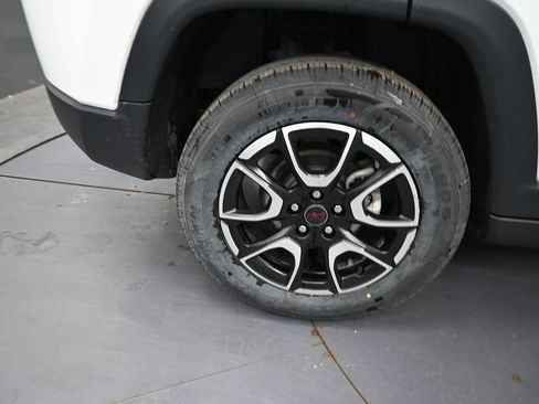 Used 2025 Jeep Compass Trailhawk AWD/4WD image 16