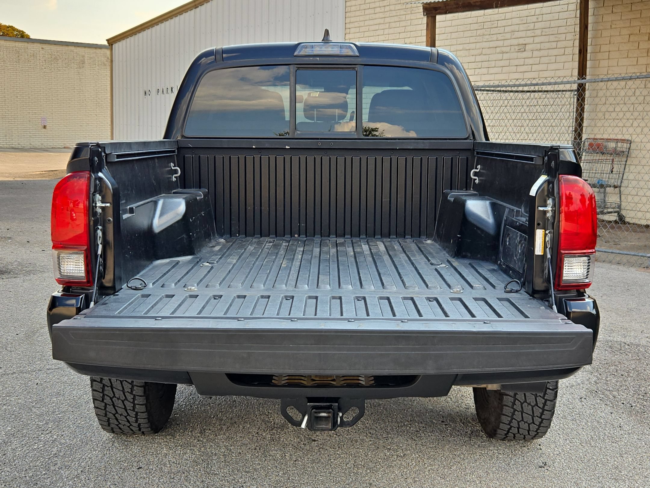 Used 2023 Toyota Tacoma SR AWD/4WD image 24