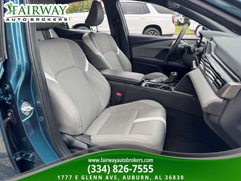 Used 2025 Toyota Camry SE FWD image 12