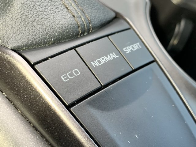 Used 2024 Toyota Camry SE FWD image 28