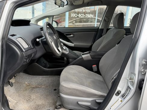 Used 2014 Toyota Prius Two image 11