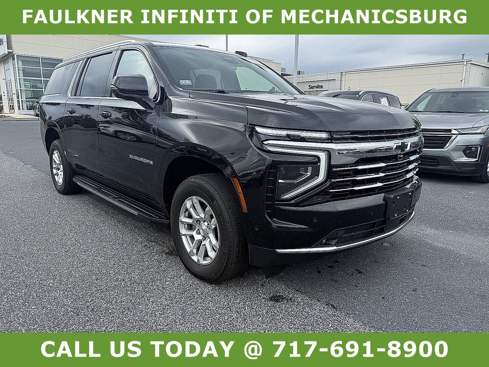 Used 2025 Chevrolet Suburban LT w/ Comfort Package AWD/4WD image 1