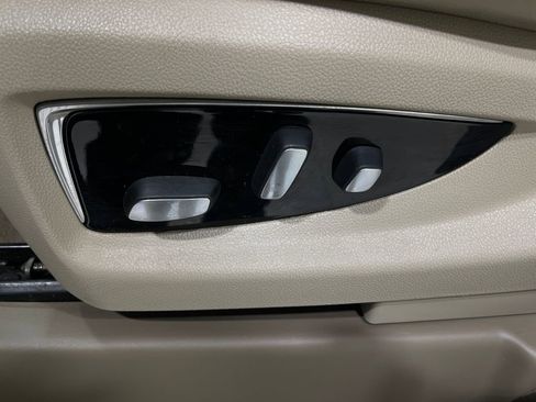 Used 2019 Cadillac Escalade Luxury image 20