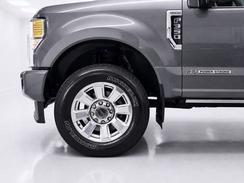 Used 2022 Ford F350 Platinum w/ FX4 Off-Road Package AWD/4WD image 8