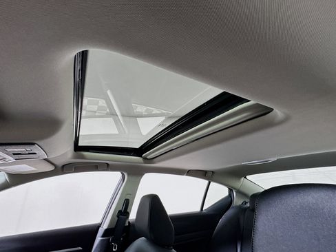 Used 2023 Nissan Altima 2.5 SV w/ SV Premium Package image 5