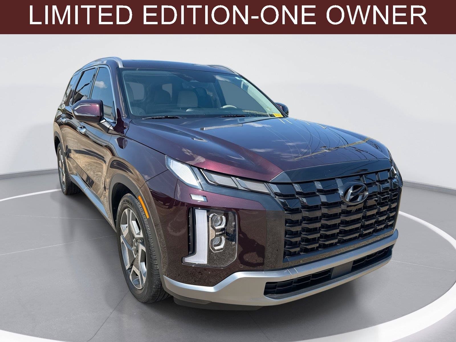 Used 2024 Hyundai Palisade Limited FWD image 1