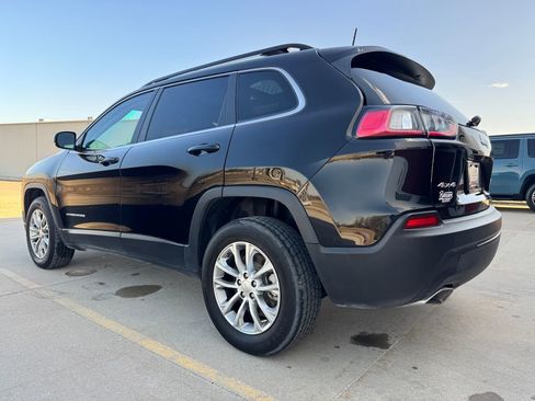 Used 2022 Jeep Cherokee Latitude Lux w/ Sun & Sound Group AWD/4WD image 7