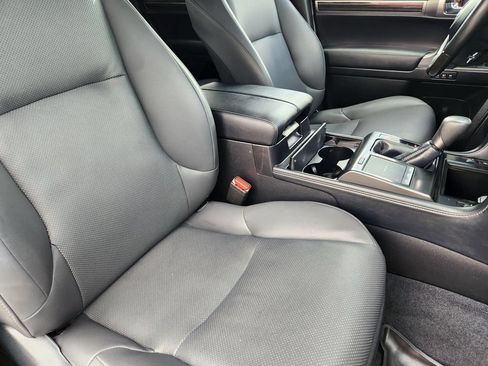 Used 2023 Lexus GX 460 Premium w/ Accessory Package AWD/4WD image 14