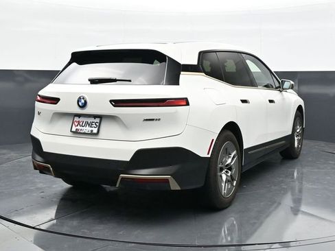Used 2023 BMW iX xDrive50 AWD/4WD image 7