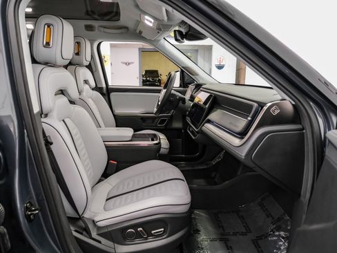 Used 2023 Rivian R1S Adventure image 34