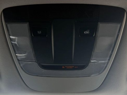 Used 2025 Kia Sportage LX image 42