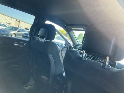 Used 2018 Jeep Grand Cherokee Laredo image 26