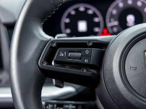 Certified 2025 Porsche Cayenne S image 30