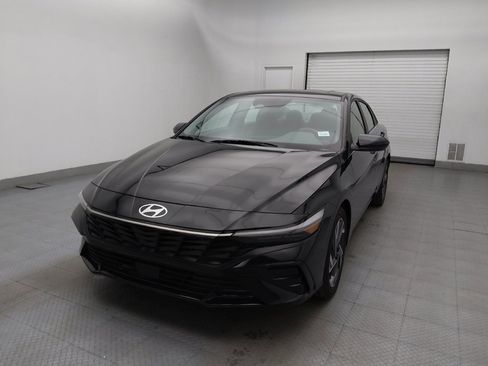 Used 2025 Hyundai Elantra SEL image 15