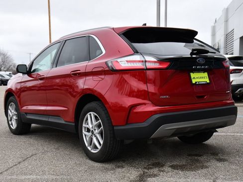 Used 2024 Ford Edge SEL w/ Convenience Package AWD/4WD image 3