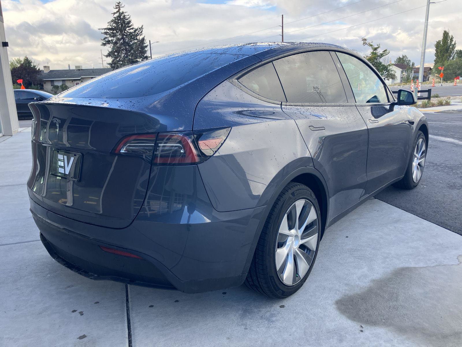 Used 2023 Tesla Model Y 2WD image 8