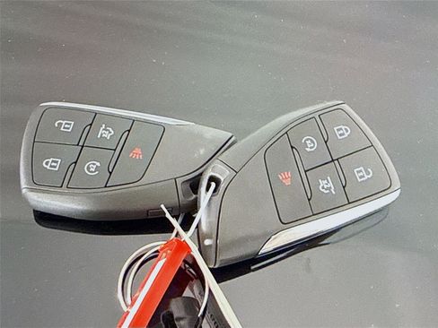 Used 2025 Chevrolet Suburban LS image 22