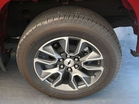 Used 2025 Chevrolet Silverado 1500 RST AWD/4WD image 12
