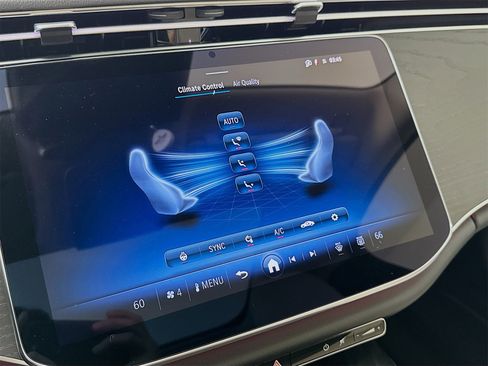 Used 2024 Mercedes-Benz E 350 4MATIC Sedan image 17