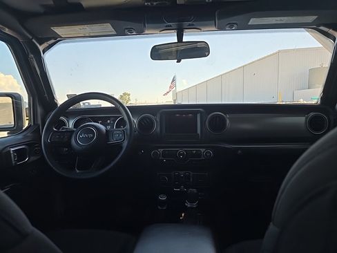 Used 2023 Jeep Wrangler Unlimited image 23