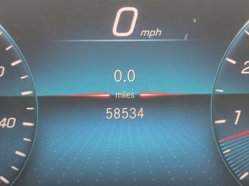 Used 2021 Mercedes-Benz GLA 250 4MATIC image 21