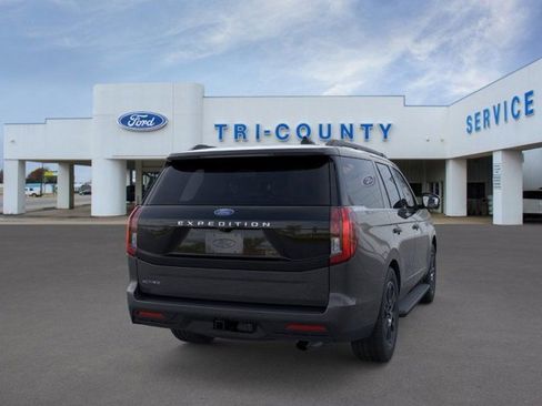 New 2025 Ford Expedition Active image 8