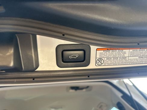 Used 2021 Lexus LX 570 4WD w/ Luxury Package image 12