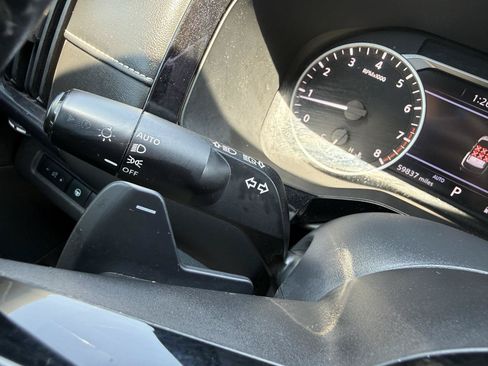 Used 2022 Nissan Pathfinder SV AWD/4WD image 26