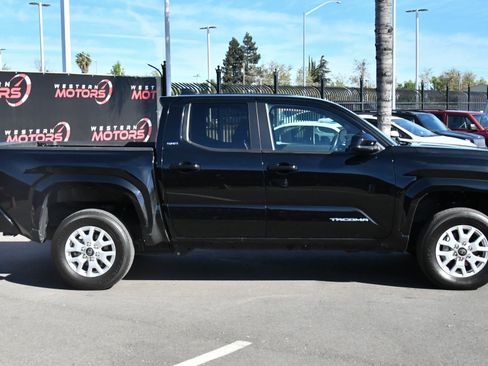 Used 2024 Toyota Tacoma SR5 image 9