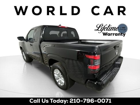 Used 2024 Nissan Frontier SV w/ SV Convenience Package image 13