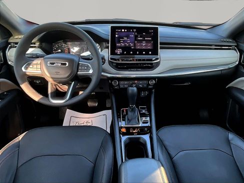Used 2023 Jeep Compass Limited AWD/4WD image 7