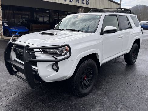 Used 2022 Toyota 4Runner TRD Pro image 2