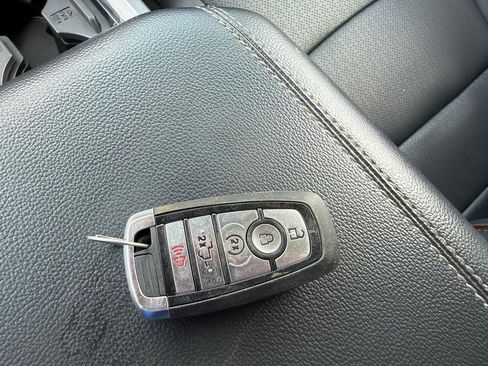 Used 2025 Ford F250 Lariat AWD/4WD image 14