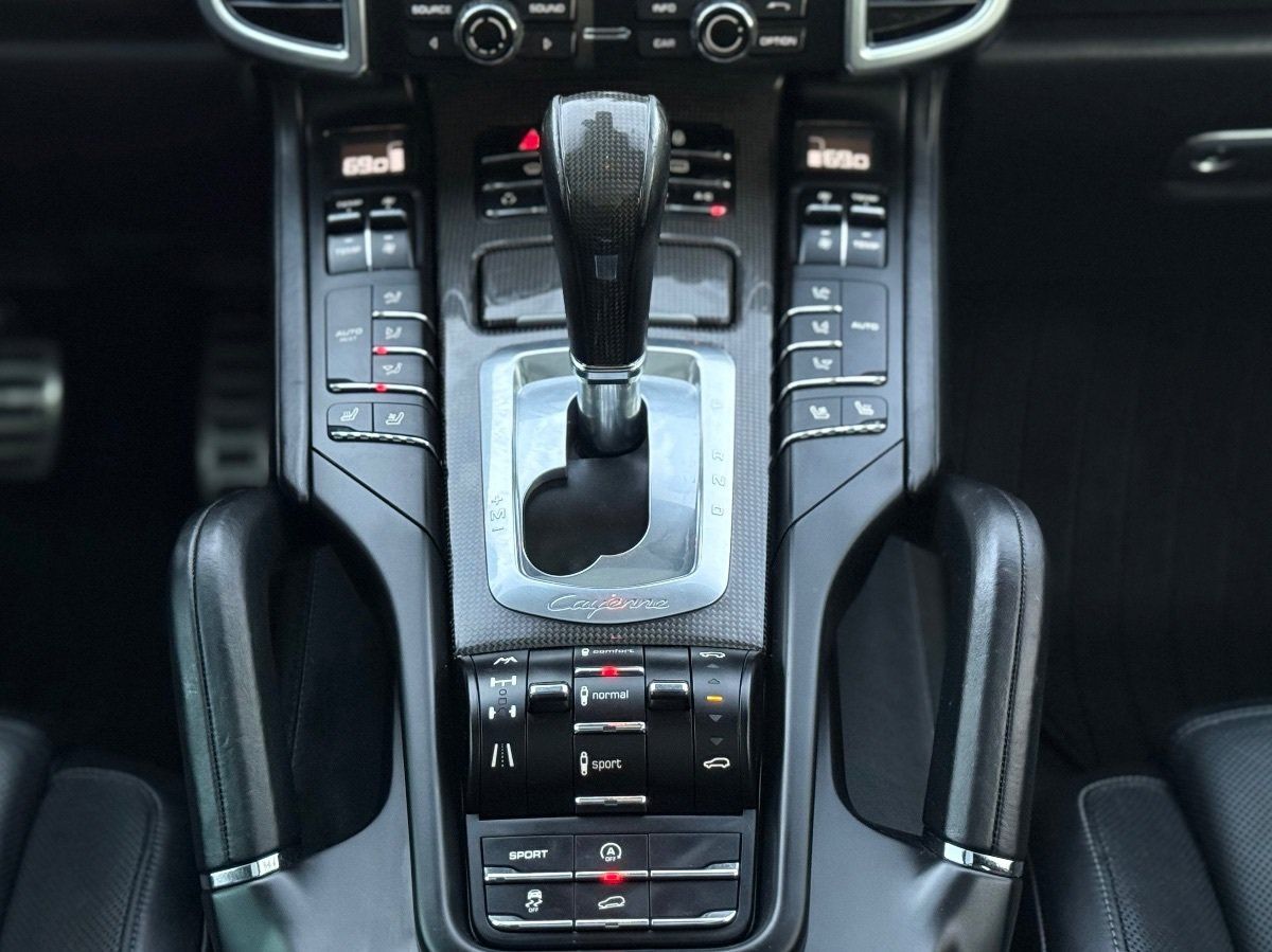 Used 2014 Porsche Cayenne Turbo S AWD/4WD image 27