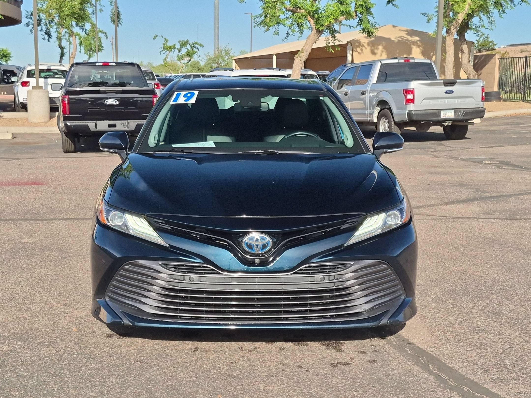 Used 2019 Toyota Camry XLE w/ Driver Assist Package FWD image 2