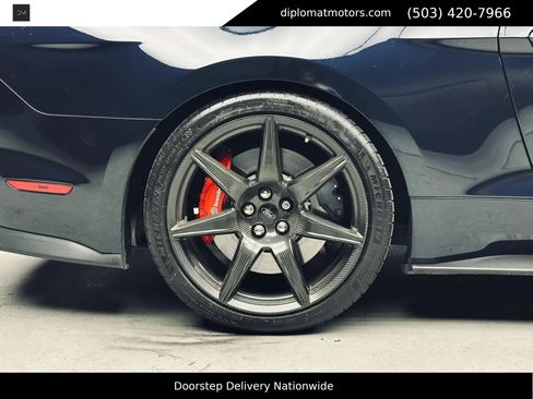 Used 2021 Ford Mustang Shelby GT500 w/ Carbon Fiber Track Pack RWD image 39