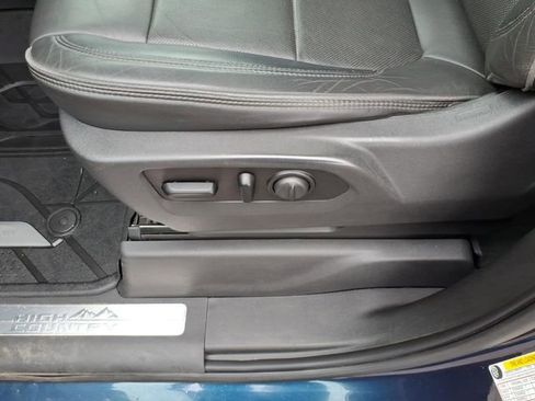 Used 2020 Chevrolet Silverado 1500 High Country w/ Technology Package image 18