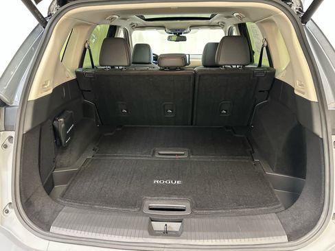 Certified 2025 Nissan Rogue SL w/ Tech Package image 25
