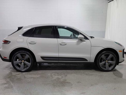 Certified 2025 Porsche Macan image 10