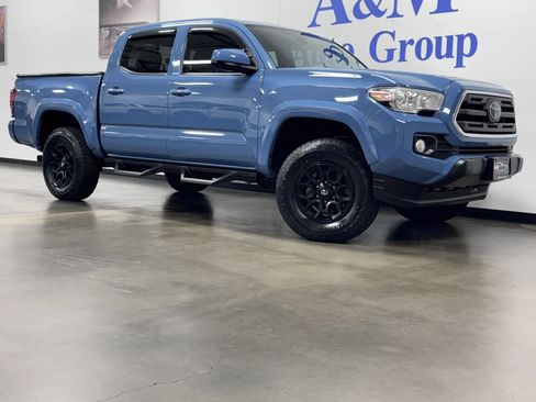 Used 2019 Toyota Tacoma SR5 AWD/4WD image 2