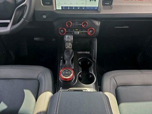 Certified 2024 Ford Bronco Outer Banks AWD/4WD image 21