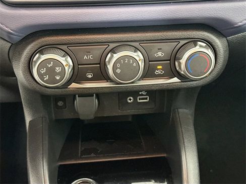 Used 2023 Nissan Versa SV image 14