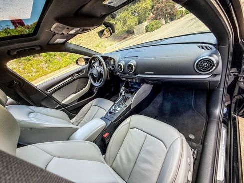 Used 2018 Audi A3 e-tron Premium FWD image 11