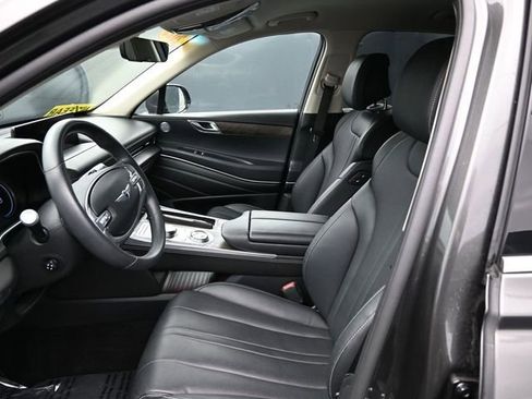 Used 2024 Genesis GV80 2.5T image 17