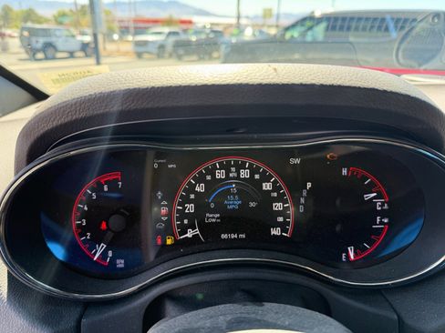 Used 2018 Dodge Durango R/T w/ Technology Group RWD image 9